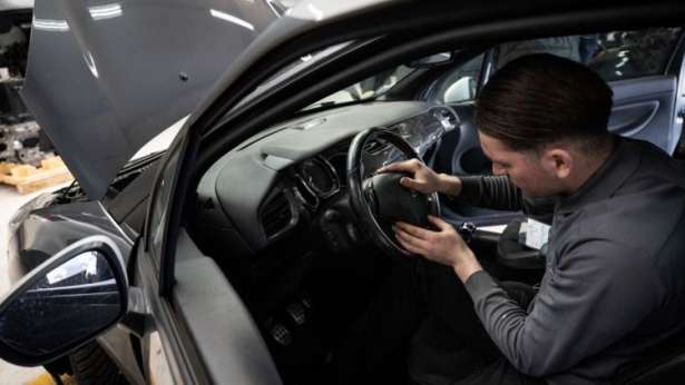 மகிழுந்து airbags இல் ஊழல் - பல்வேறு மகிழுந்து நிறுவனங்களுக்கு சிக்கல்!!